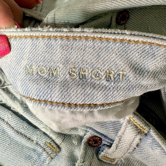 American Eagle Mom Short Distressed Destroyed Stretch High Rise Light Blue 8 - Picture 8 of 10